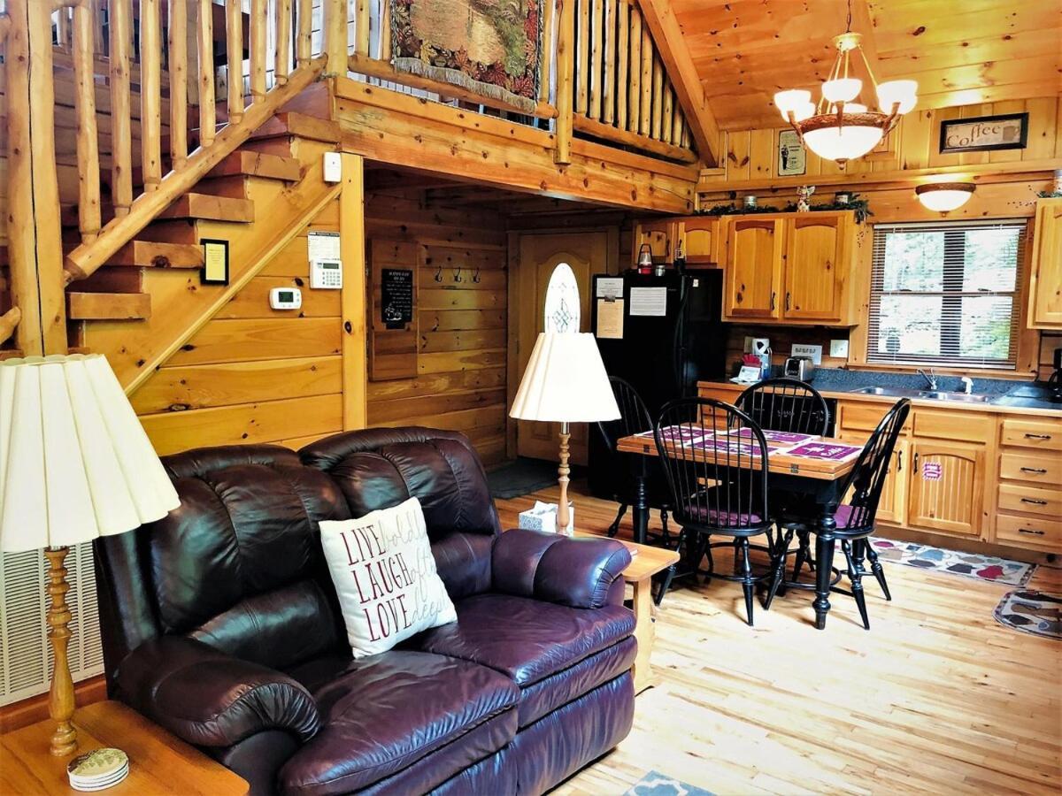 Mountain Joy -Private Treehouse Style Cabin That Sleeps 4-Free Tickets Gatlinburg Eksteriør bilde