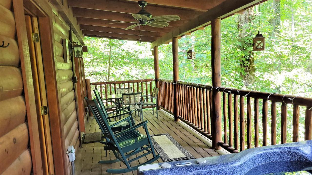 Mountain Joy -Private Treehouse Style Cabin That Sleeps 4-Free Tickets Gatlinburg Eksteriør bilde